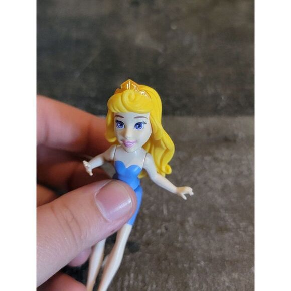 Hasbro Sleeping Beauty Aurora princess Disney Pixar toy figure - Picture 3 of 4